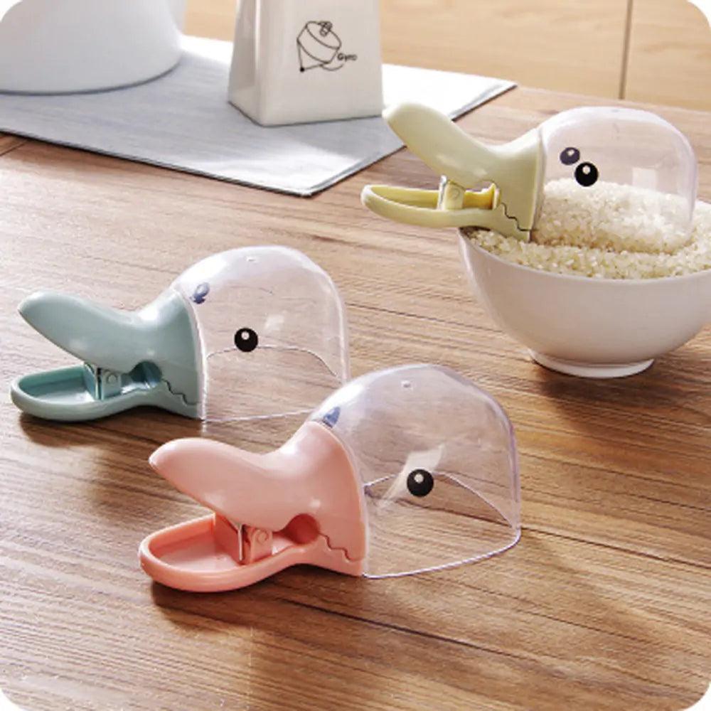 Pet Food Spoon and clip - Pet Dreamworld